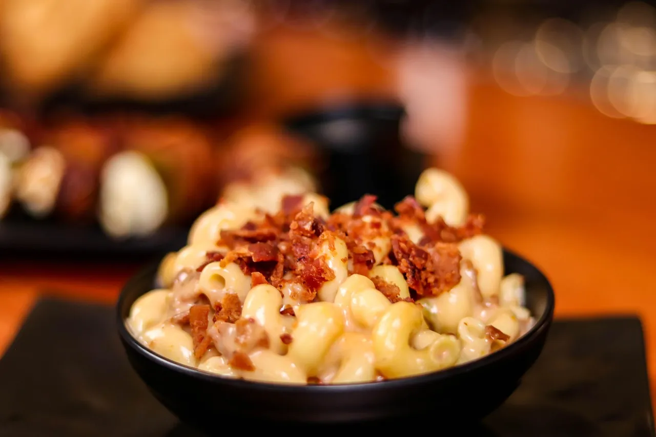 Roasted Cauliflower Macaroni and Cheese - Tastemaker Blog