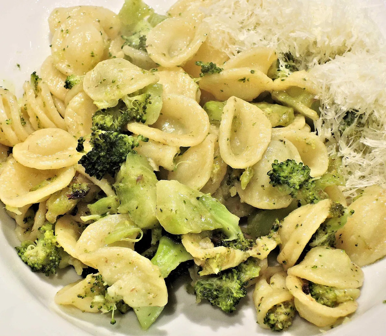 Angel Hair with Arugula and Toasted Pine Nuts - Tastemaker Blog