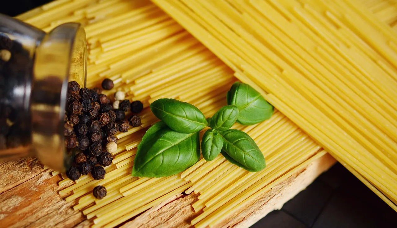Linguine with Toasted Breadcrumbs and Crispy Broccoli - Tastemaker Blog