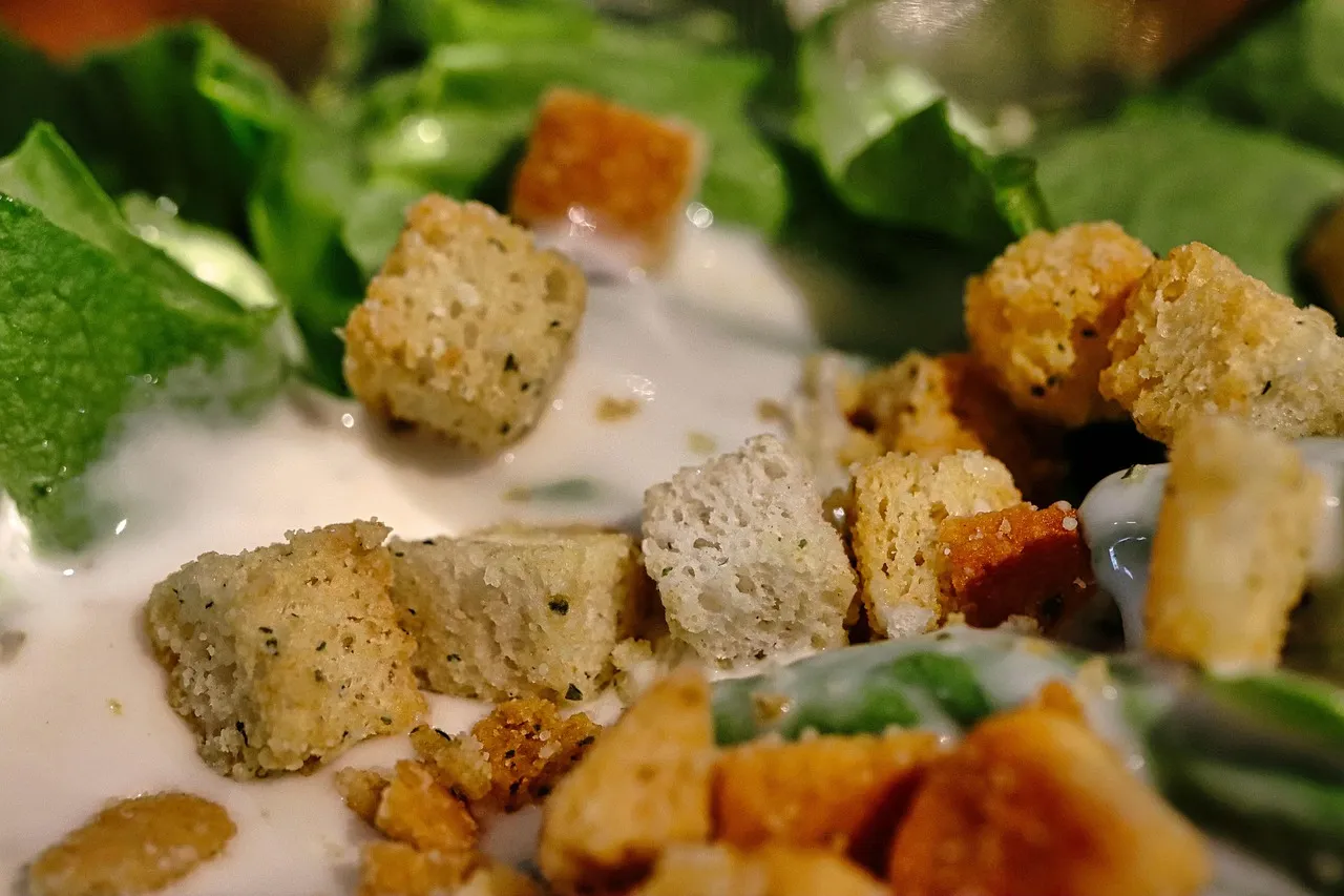 Salad with Crispy Shallots and Homemade Croutons - Tastemaker Blog