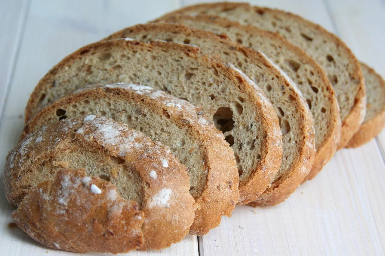 Banana Walnut Bread - Tastemaker Blog