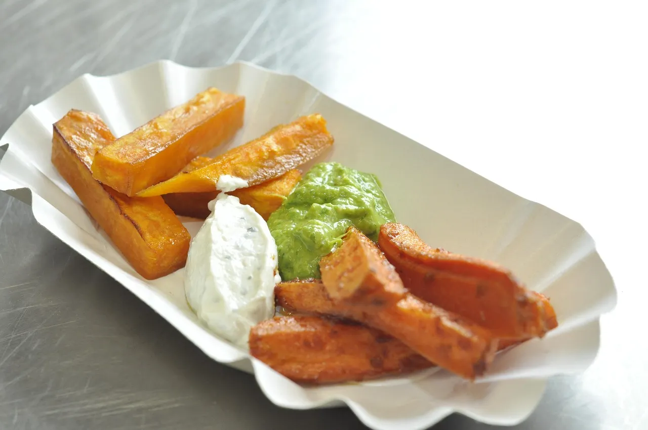 Simple Roasted Red Pepper Hummus - Tastemaker Blog
