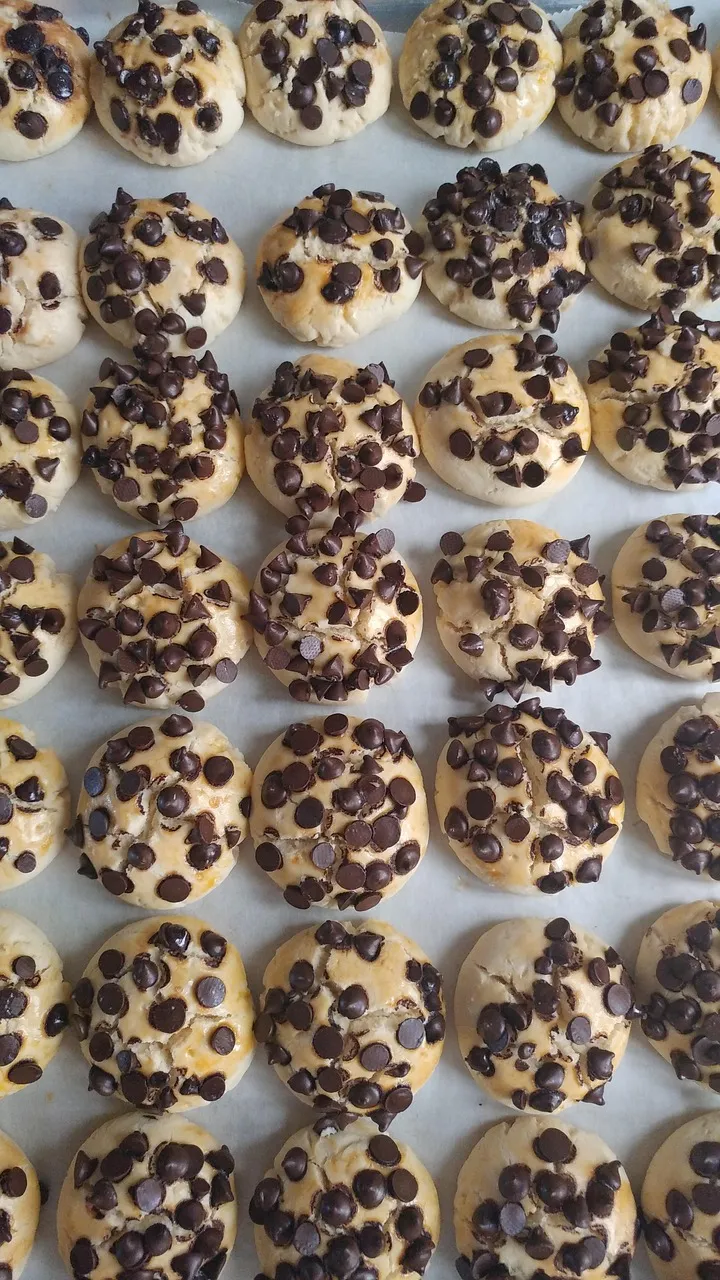 Giant Salted Dark Chocolate Chunk Cookies - Tastemaker Blog