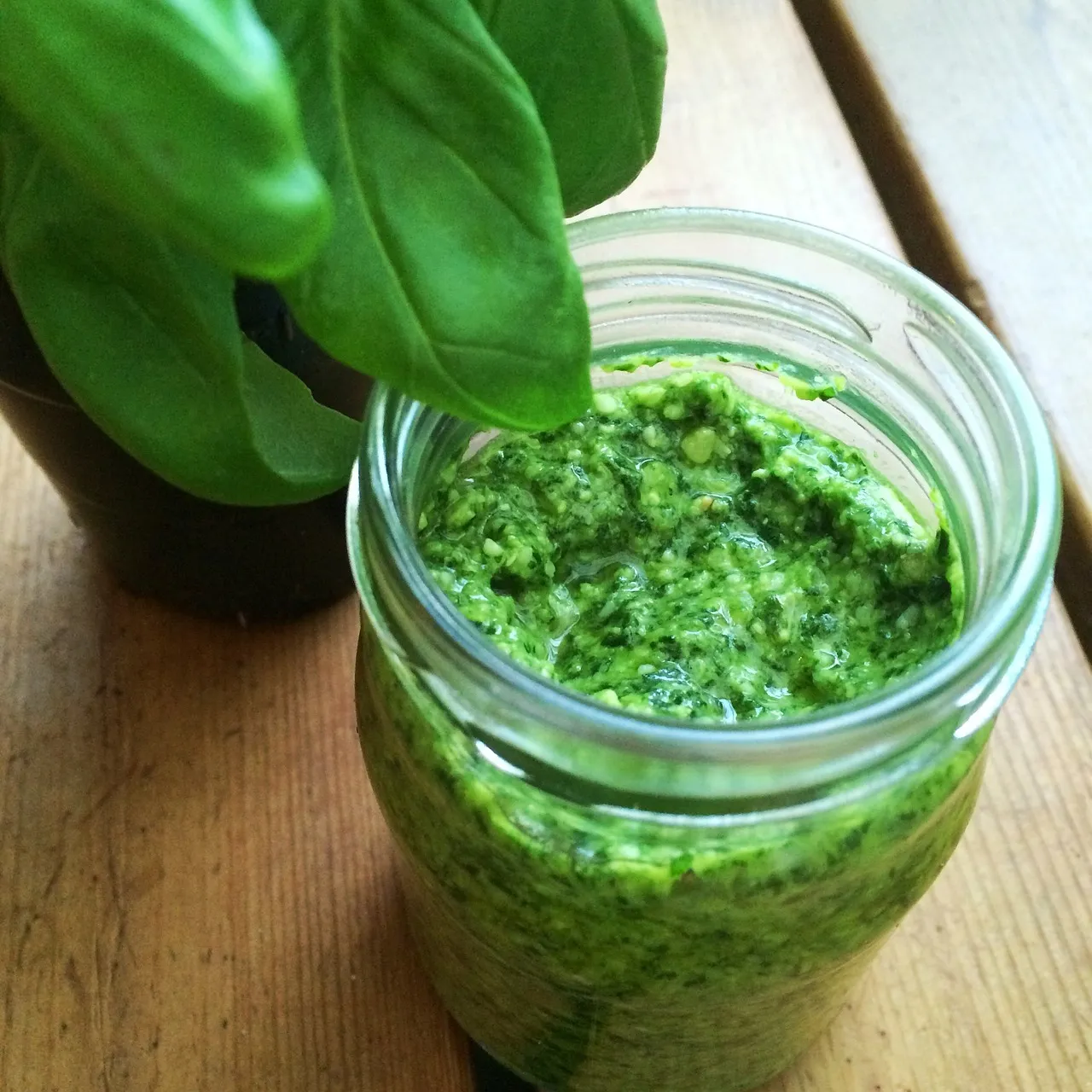 Green Pizza with Kale Pesto - Tastemaker Blog