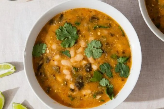 Creamy Vegetarian White Bean Chili- Tastemaker Blog